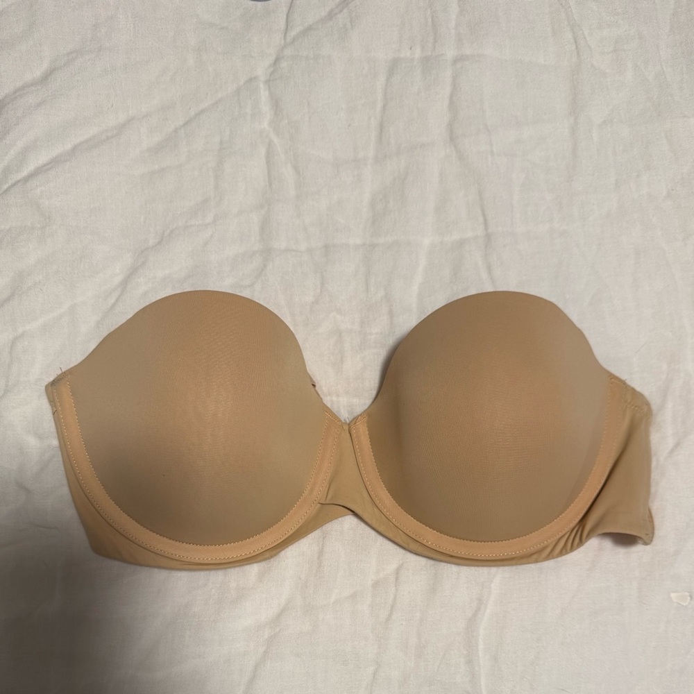 Women’s 34C strapless bra in beige color. Great condition